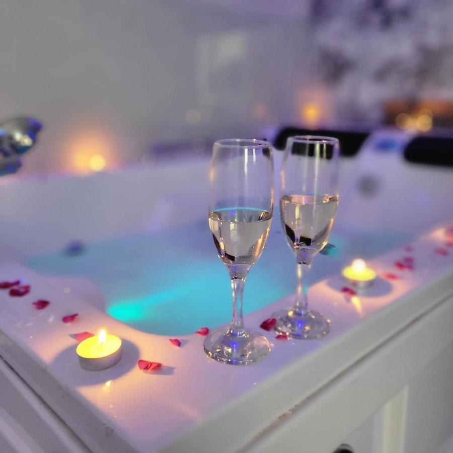 Vip Apartment For Lovers In Kisinyov Kültér fotó